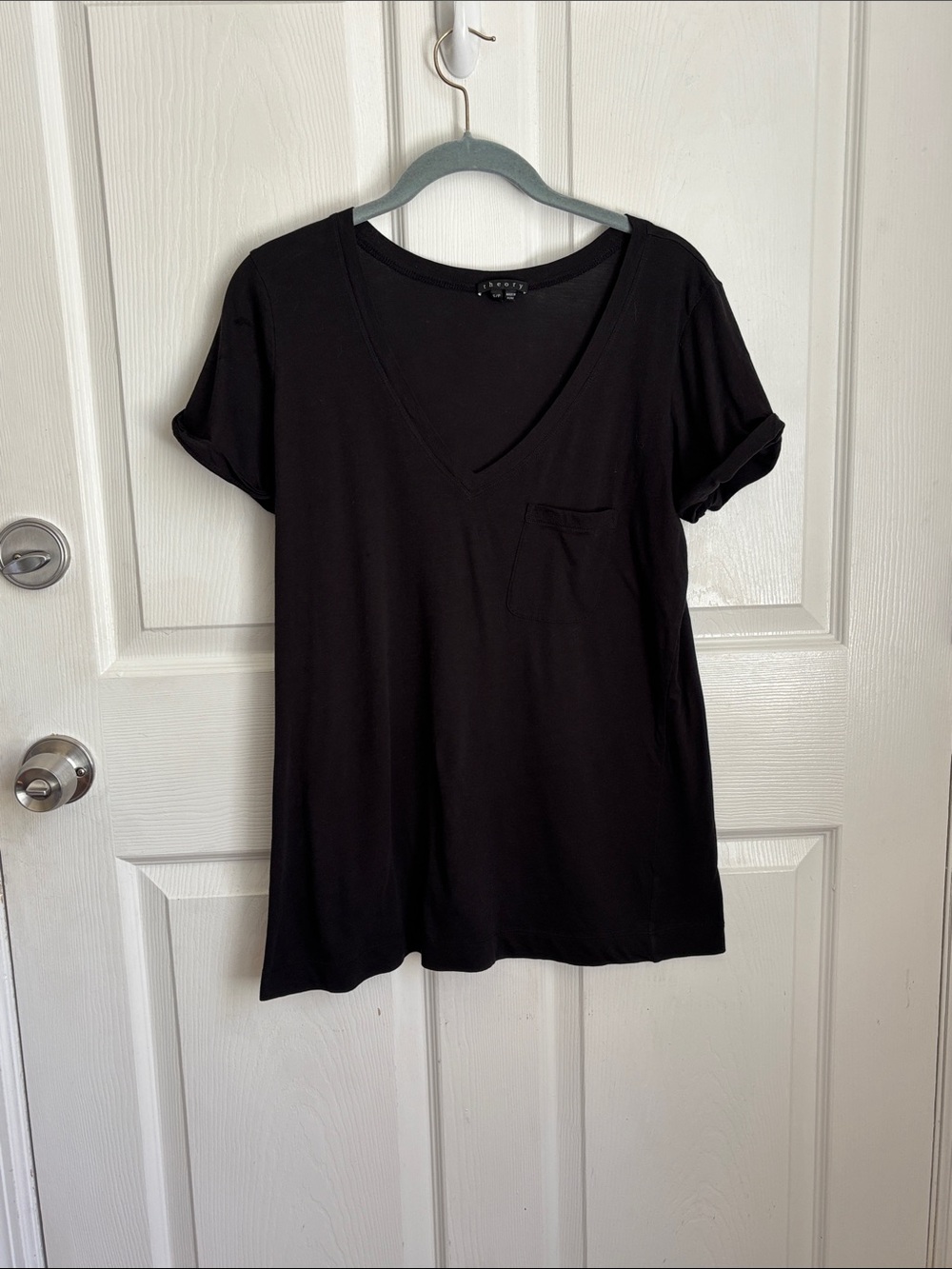 THEORY Classic Black V‑Neck Pocket Tee Lightweight versatile layering size Small